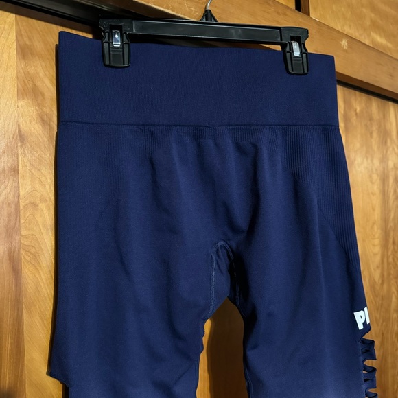 PINK Victoria’s Secret Cool & Comfy Leggings Blue Purple Ombré Cut Out Logo - Picture 4 of 11